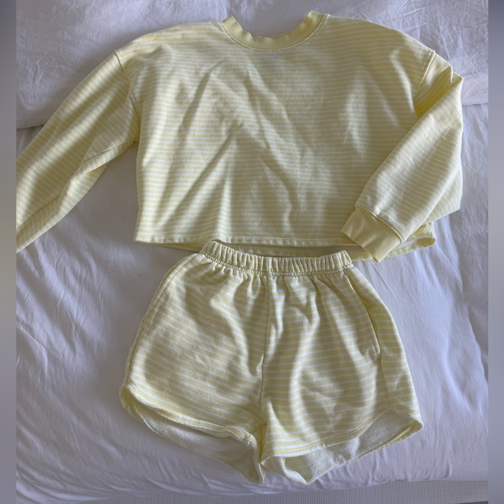 Striped lemon sweat set